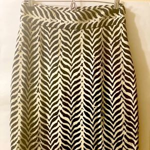 Beautiful skirt, in great condition.